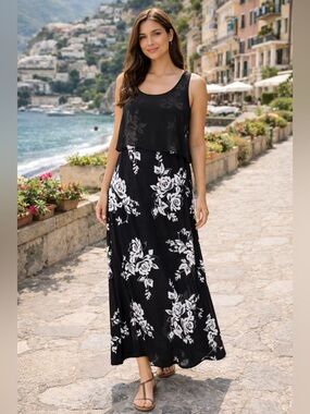 Kensie Black & White Floral Maxi Dress. Size M